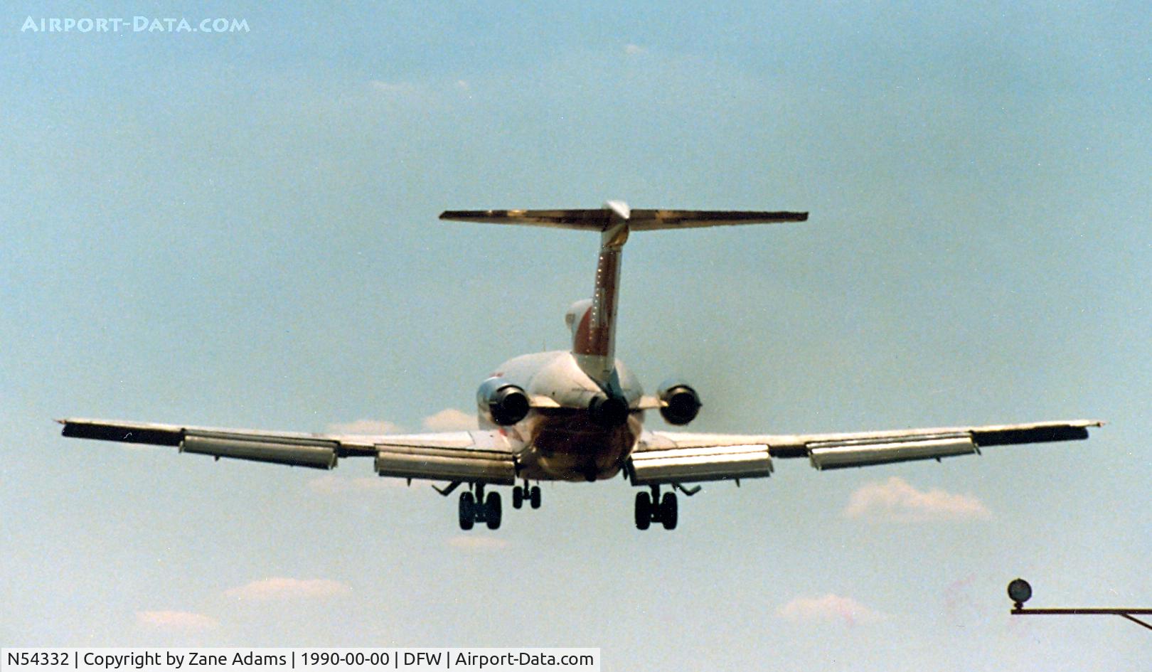 N54332, 1970 Boeing 727-231 C/N 20310, TWA 332 landing at DFW @ 1990 - This aircraft was scrapped 06/99