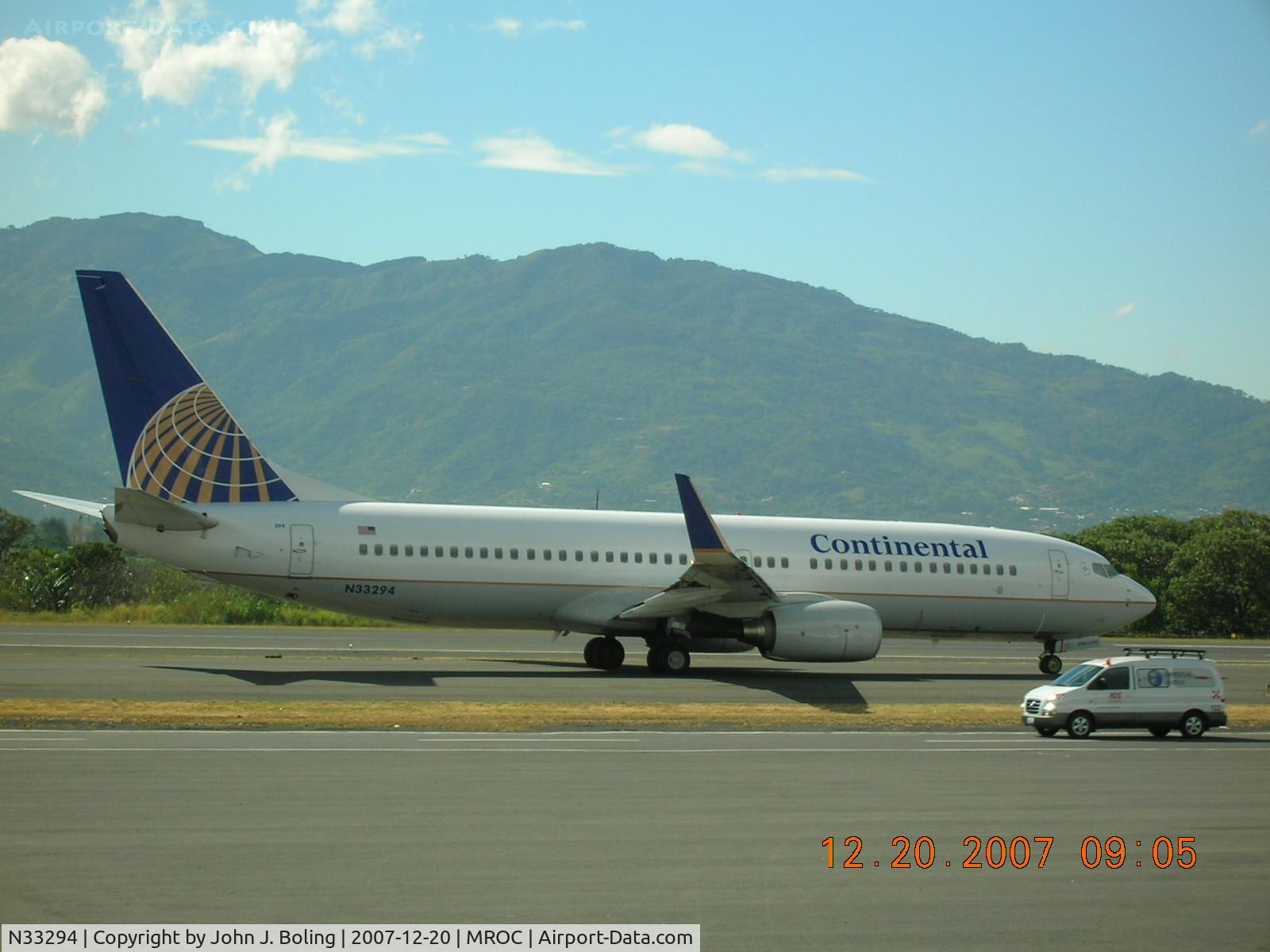 N33294, 2005 Boeing 737-824 C/N 34000, Taxi out at San Jose, Costa Rica