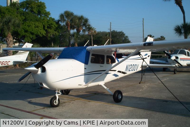 N1200V, 2006 Cessna 172S C/N 172S10394, N1200V