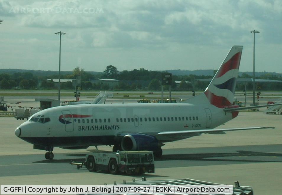 G-GFFI, 1995 Boeing 737-528 C/N 27425, British Airways 737 push back at London Gatwick