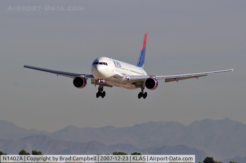 N1402A, 1993 Boeing 767-332 C/N 25989, Delta Airlines / 1993 Boeing 767-332