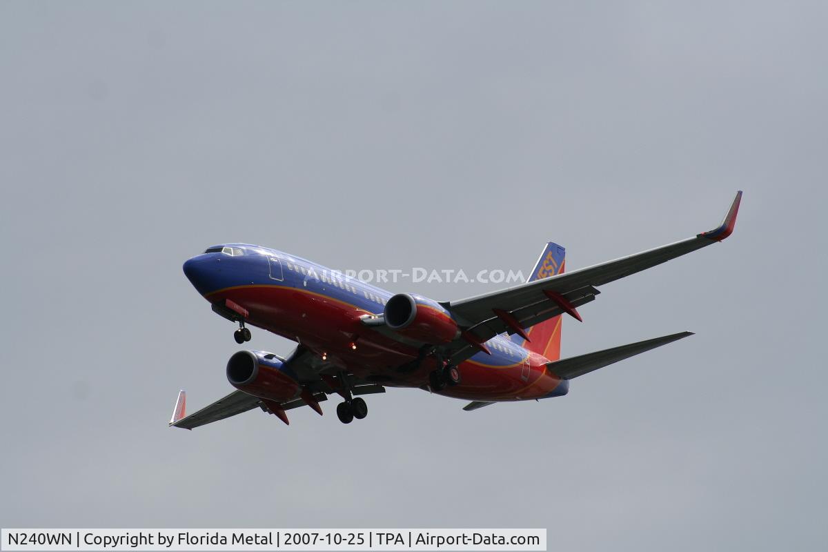 N240WN, 2006 Boeing 737-7H4 C/N 32503, Southwest