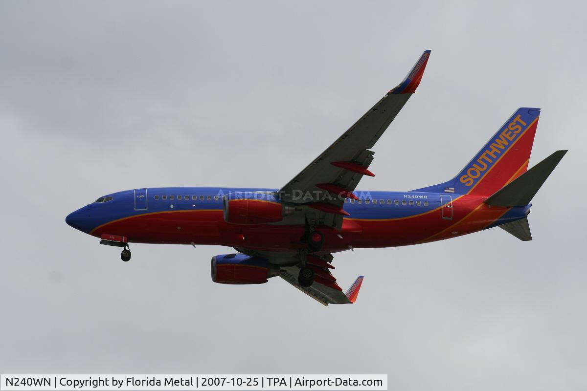N240WN, 2006 Boeing 737-7H4 C/N 32503, Southwest