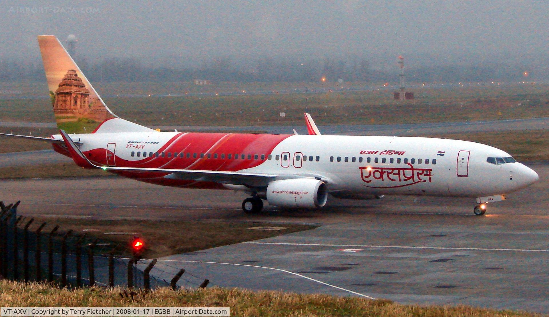 VT-AXV, 2007 Boeing 737-8HG C/N 36333, Air India Express new B737 taxies in at Birmingham in apalling weather conditions after completing the Totonto - Birmingham leg of the delivery Flight