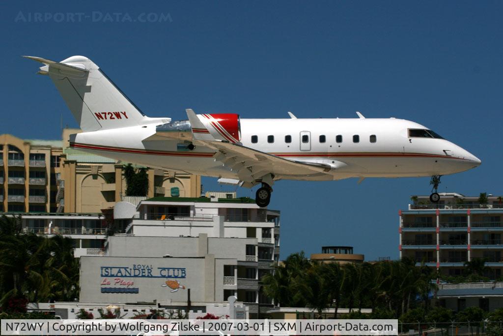 N72WY, 1998 Bombardier CL-600-2B16 C/N 5394, visitor