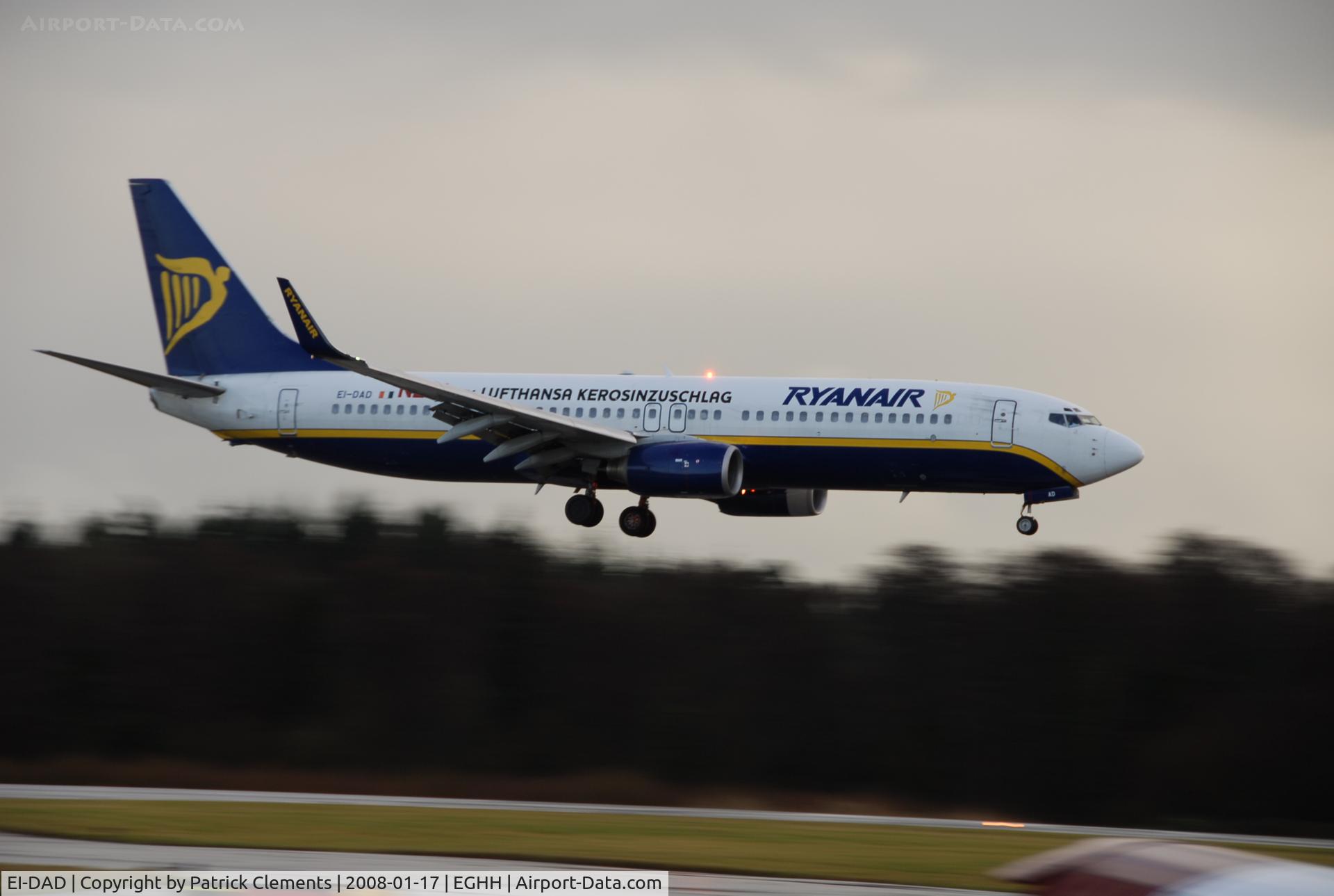 EI-DAD, 2002 Boeing 737-8AS C/N 33544, LANDING RUNWAY 26