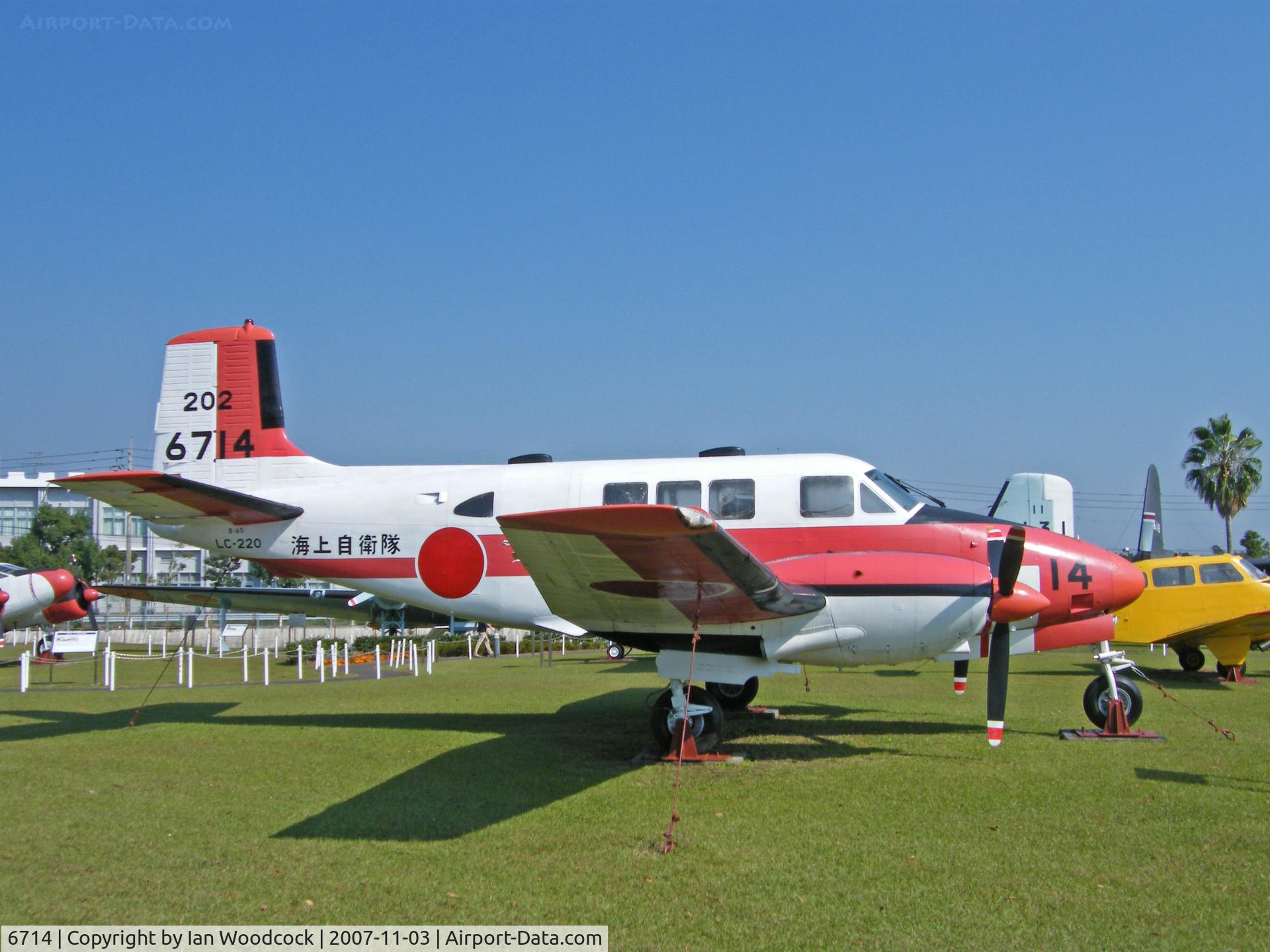 6714, Beech 65 Queen Air C/N LC-220, Beech 65 Queen Air/JMSDF Museum,Kanoya