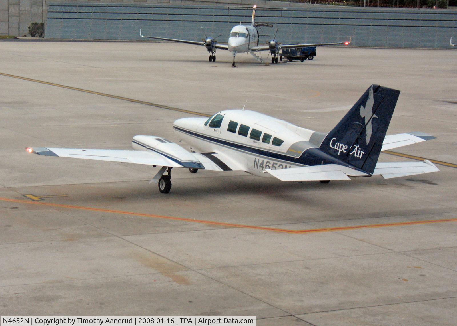 N4652N, 1978 Cessna 402C C/N 402C0011, 1978 Cessna 402C, c/n 402C0011, Cape Air flight departing Tampa, for Fort Meyers, FL