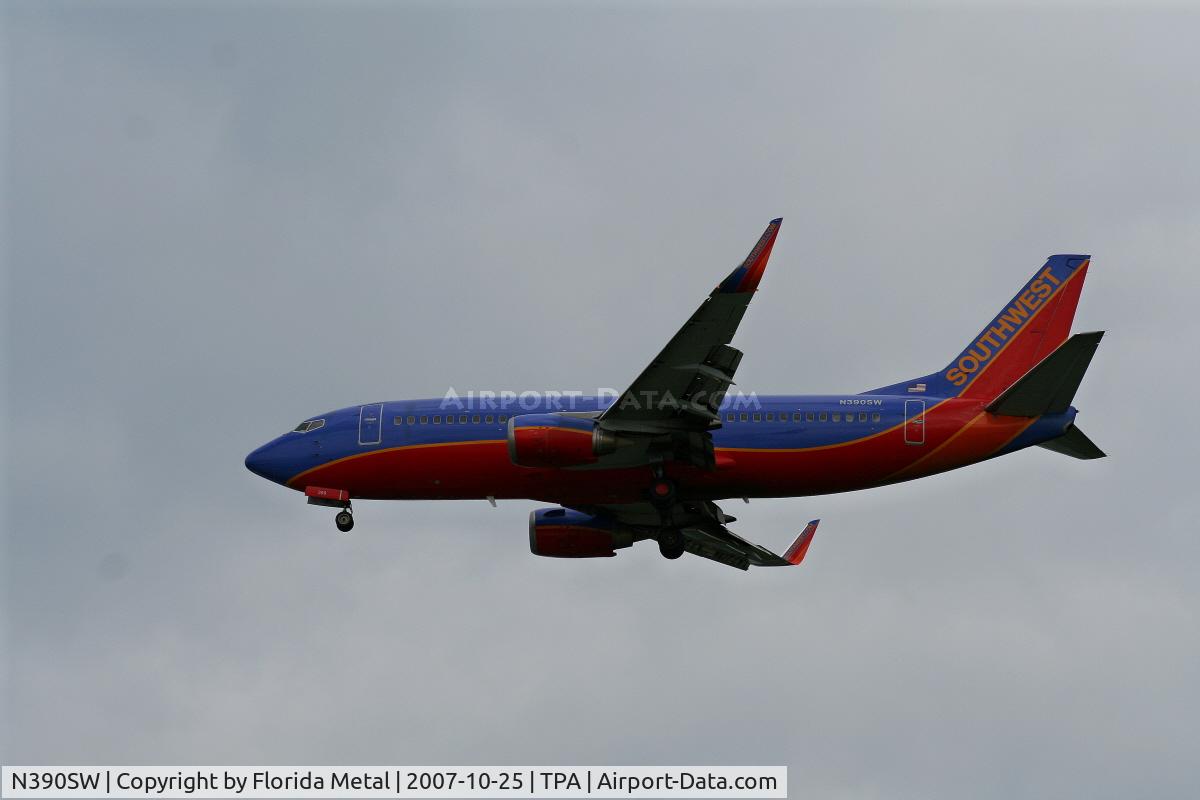 N390SW, 1994 Boeing 737-3H4 C/N 26593, Southwest