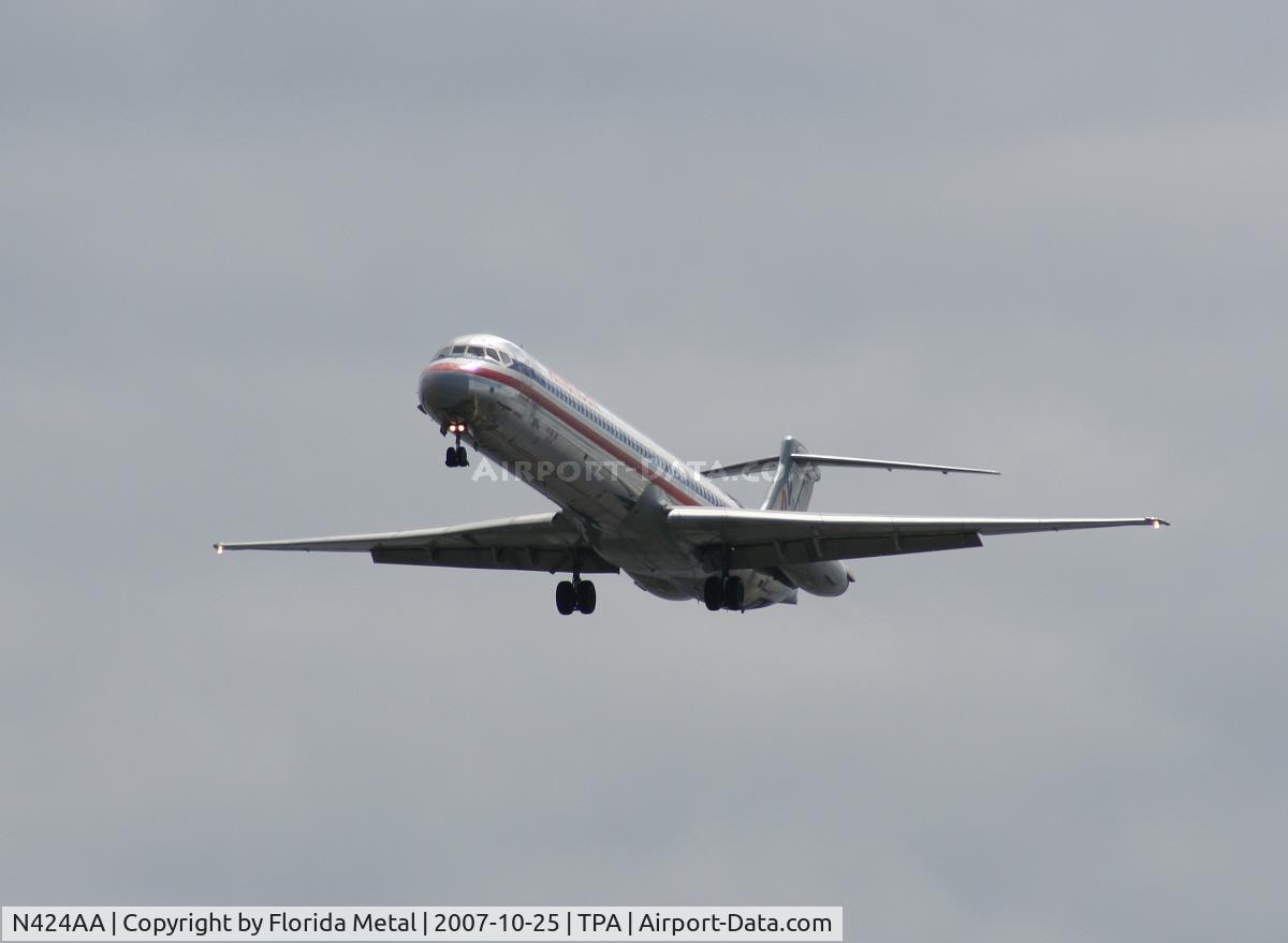 N424AA, 1986 McDonnell Douglas MD-82 (DC-9-82) C/N 49336, American