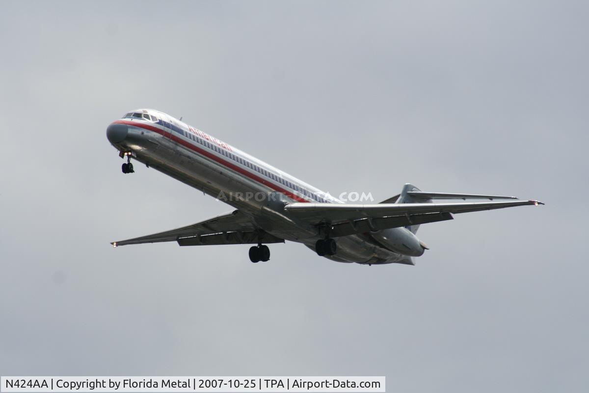 N424AA, 1986 McDonnell Douglas MD-82 (DC-9-82) C/N 49336, American