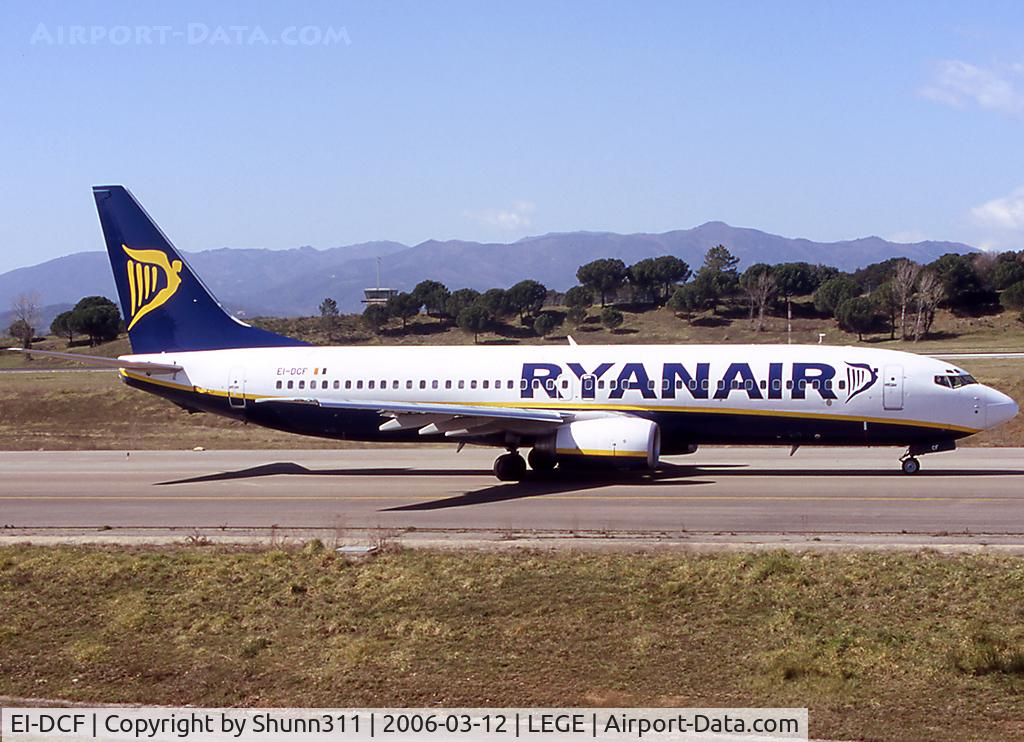 EI-DCF, 2004 Boeing 737-8AS C/N 33804, Line up rwy 20 for departure...