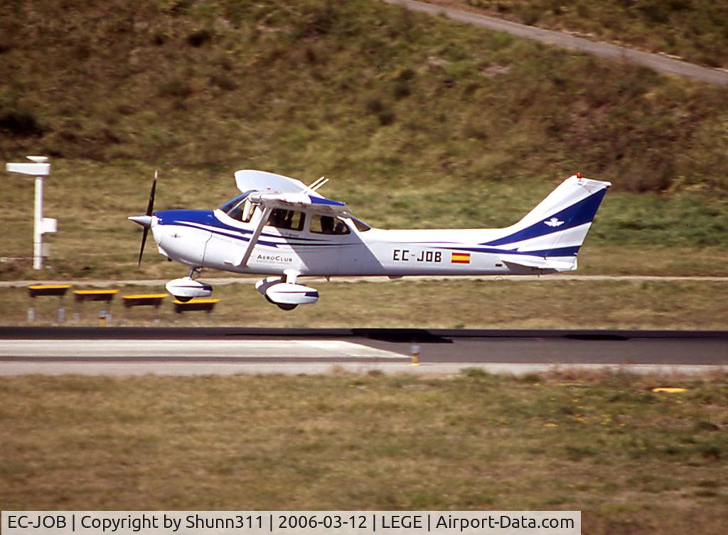 EC-JOB, 2005 Cessna 172S C/N 172S9949, Landing rwy 20...