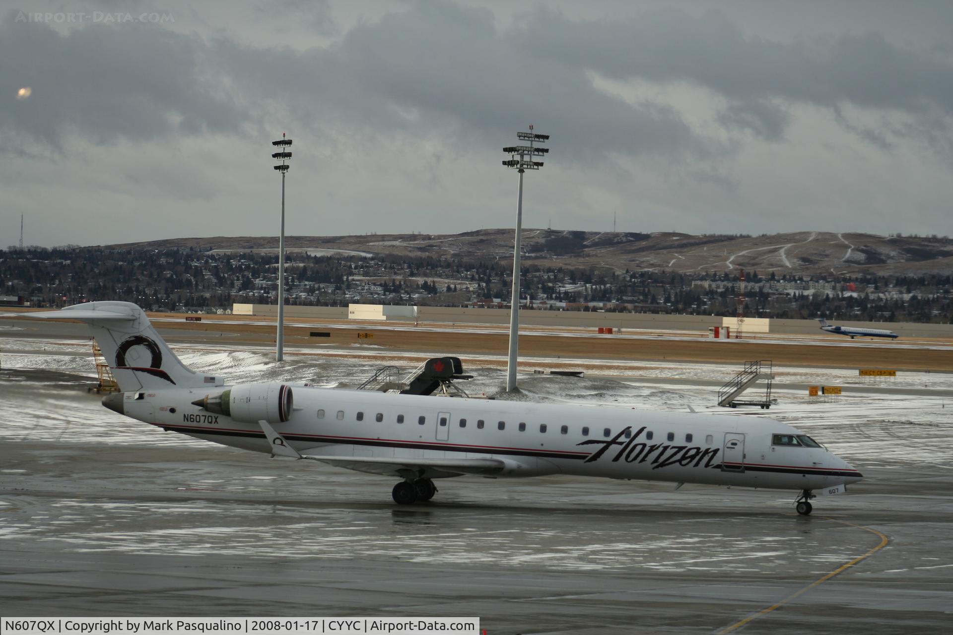 N607QX, 2001 Bombardier CRJ-701 (CL-600-2C10) Regional Jet C/N 10024, CL-600-2C10