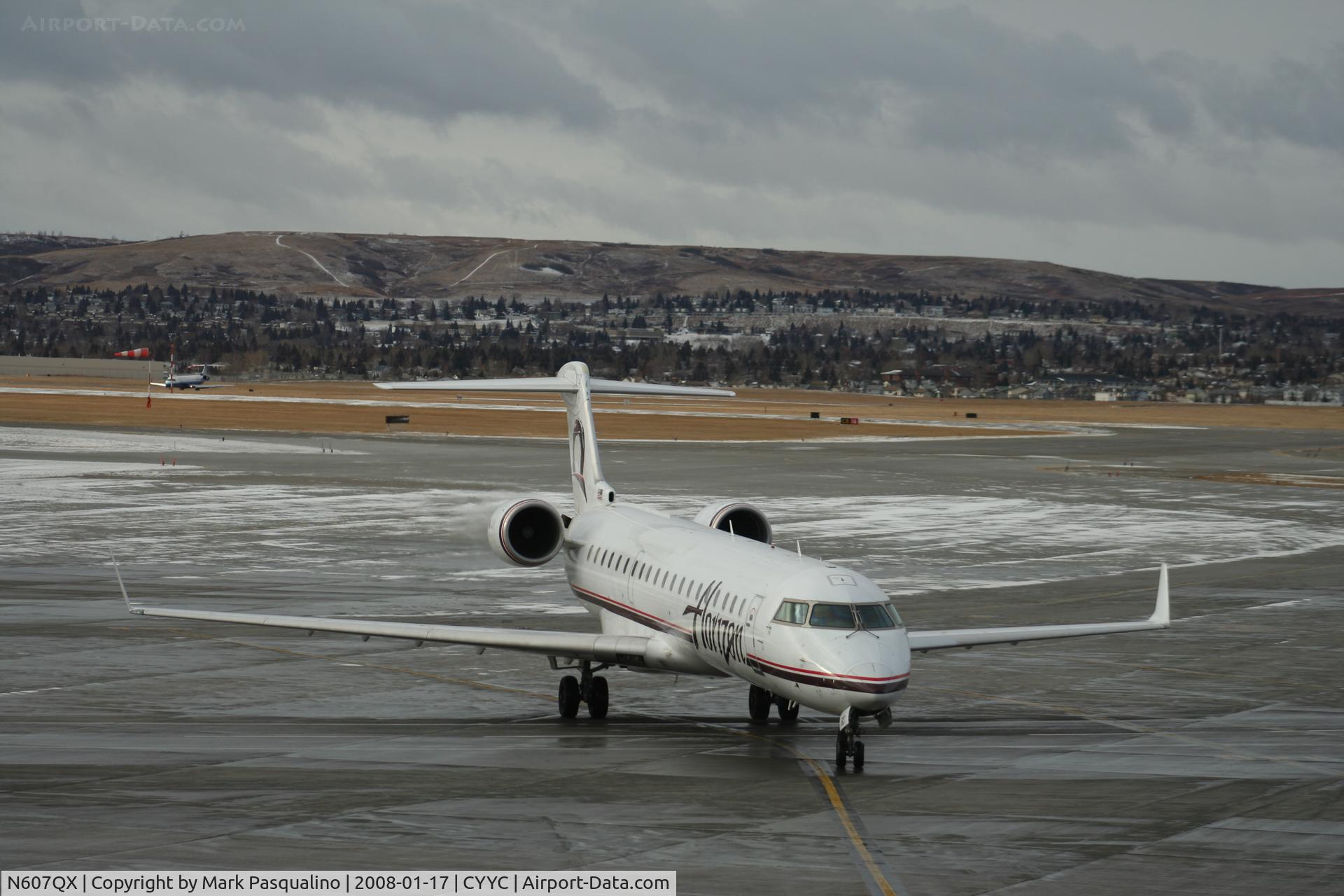 N607QX, 2001 Bombardier CRJ-701 (CL-600-2C10) Regional Jet C/N 10024, CL-600-2C10