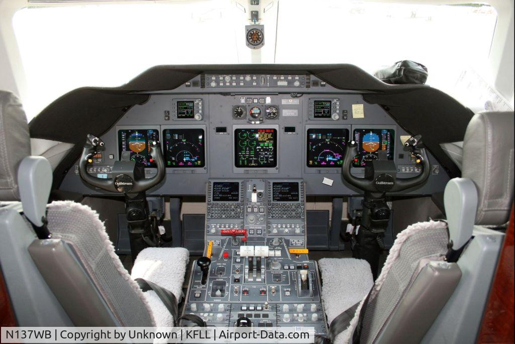 N137WB, 2006 Israel Aircraft Industries Gulfstream 200 C/N 137, N137WB G200 landing in KFLL