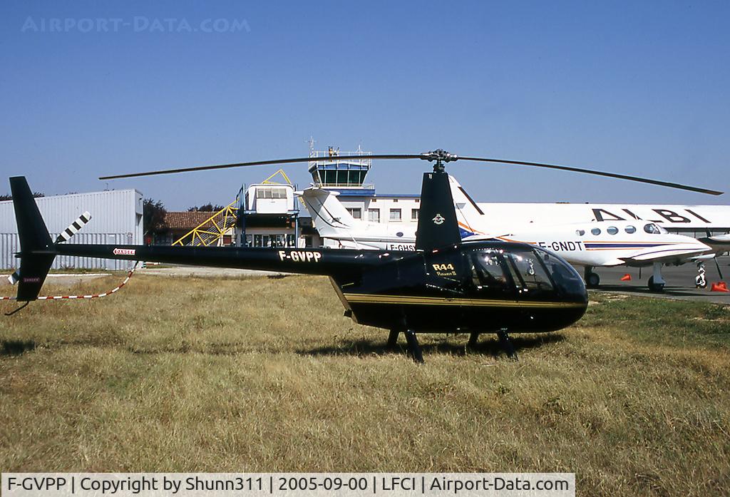 F-GVPP, Robinson R44 II C/N 10104, Parked during car's Airshow...