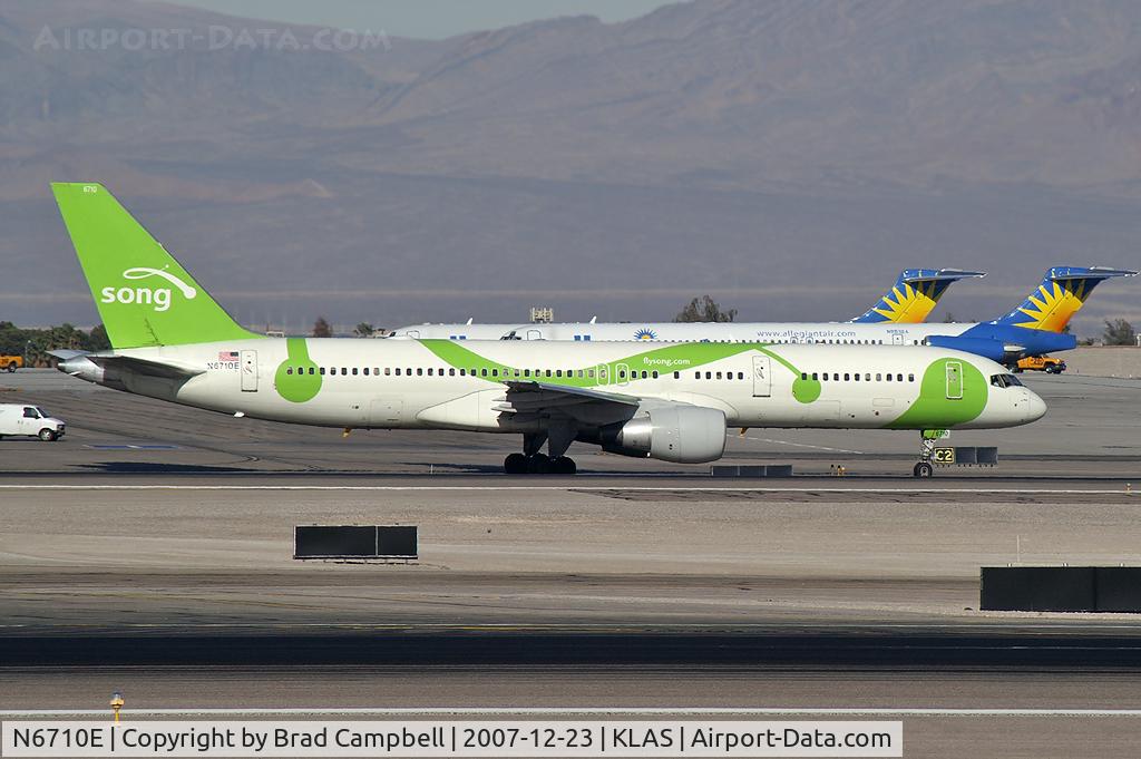N6710E, 2000 Boeing 757-232 C/N 30482, Delta Airlines - not 'Song' anymore / 2000 Boeing 757-232
