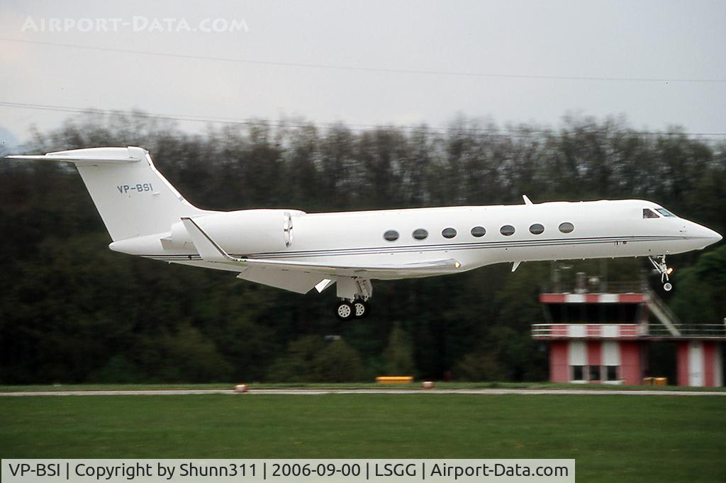 VP-BSI, 2005 Gulfstream Aerospace V-SP G550 C/N 5084, Landing rwy 23