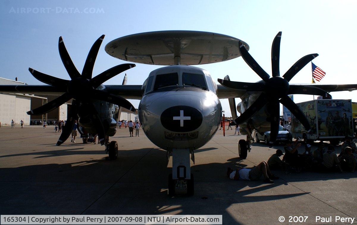 165304, Northrop Grumman E-2C Hawkeye C/N A52-177, Always ready to get hooked to a cat