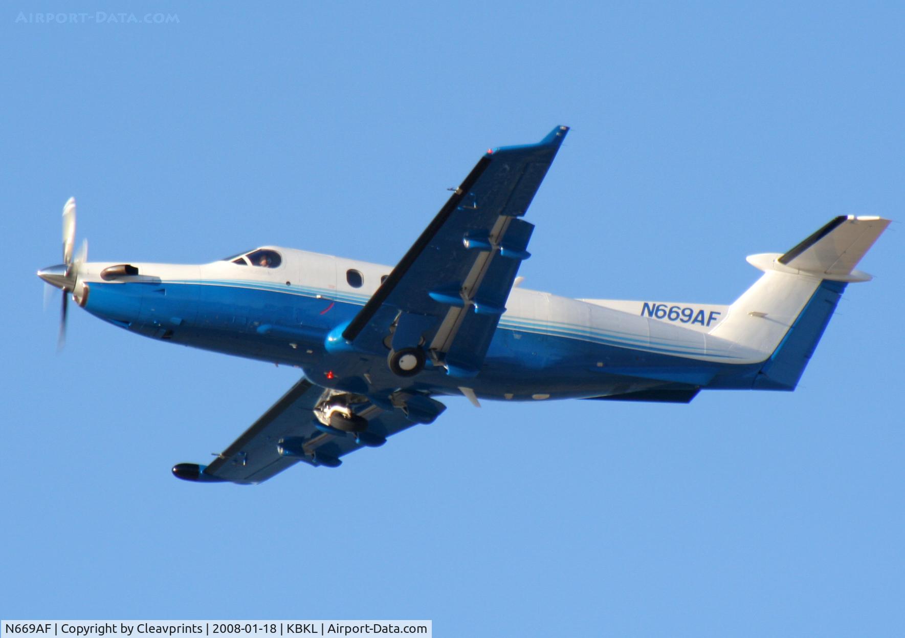 N669AF, 2005 Pilatus PC-12/45 C/N 669, A Pilatus PC-12/45 departs Burke Lakefront Airport, Cleveland, OH from RWY 24R. A crisp but clear day on January 18, 2008 in Cleveland.
