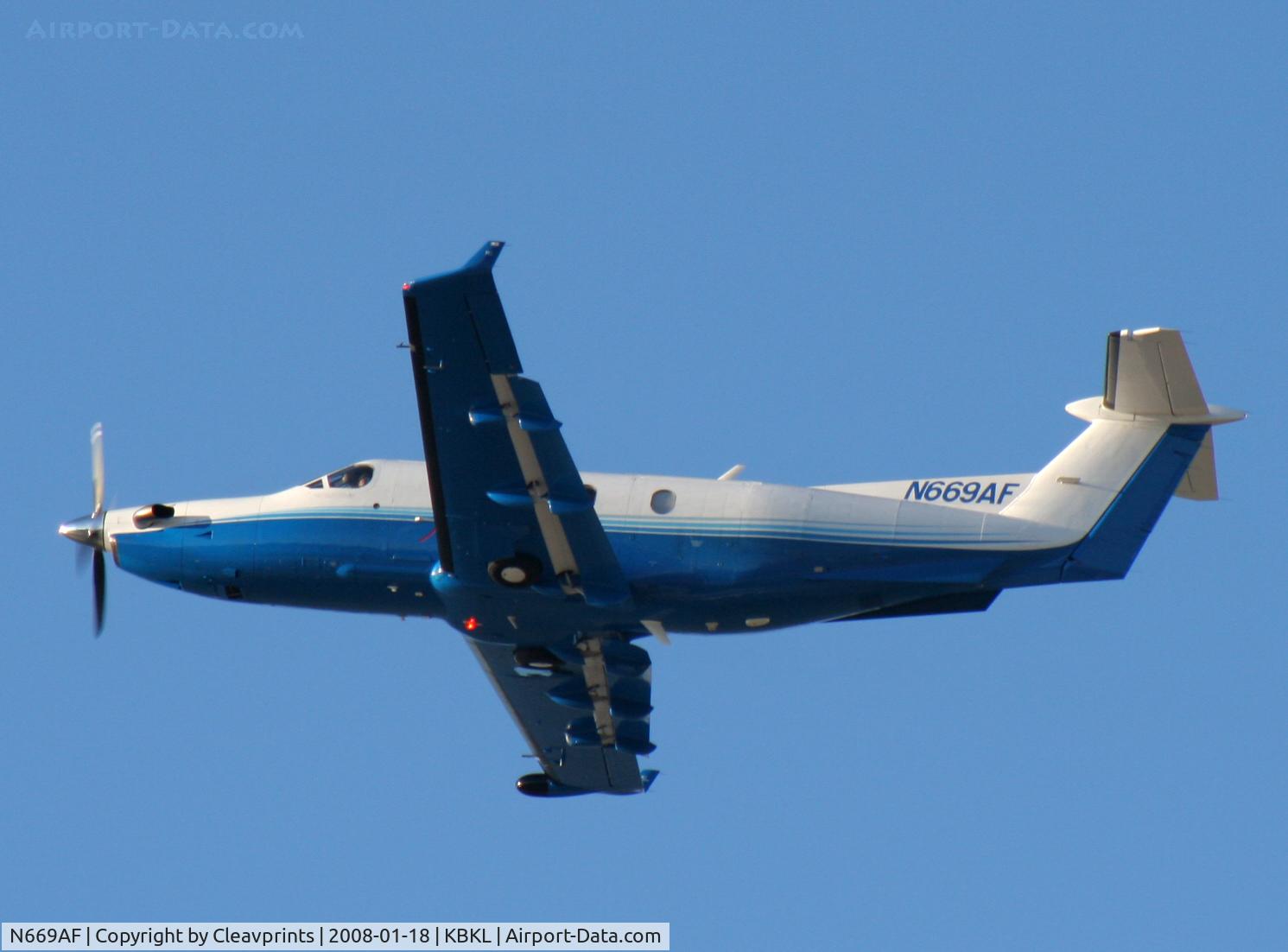 N669AF, 2005 Pilatus PC-12/45 C/N 669, A Pilatus PC-12/45 departs Burke Lakefront Airport, Cleveland, OH from RWY 24R. A crisp but clear day on January 18, 2008 in Cleveland.