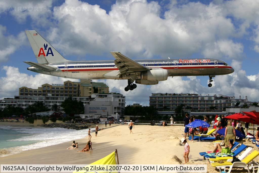 N625AA, 1990 Boeing 757-223 C/N 24583, visitor