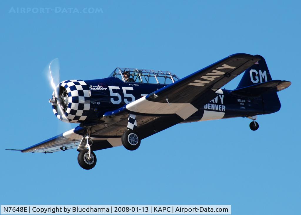 N7648E, 1942 North American SNJ-3 Texan C/N 78-6987, Trophy Hunter on approach.