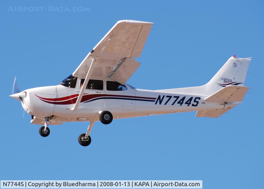 N7744S, 1999 Cessna 172S C/N 172S8274, Approach to 17L