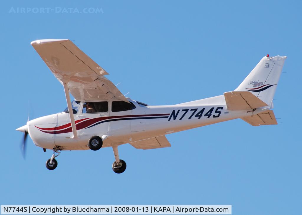 N7744S, 1999 Cessna 172S C/N 172S8274, Approach to 17L