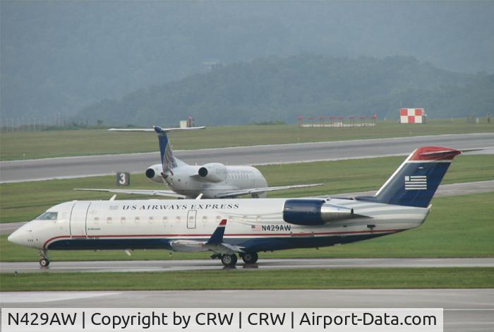 N429AW, 2002 Bombardier CRJ-200LR (CL-600-2B19) C/N 7711, Taken at CRW