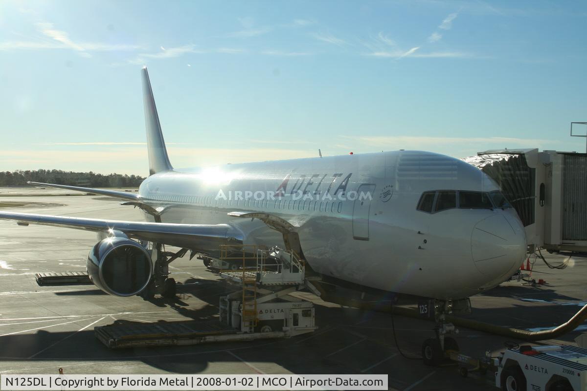 N125DL, 1988 Boeing 767-332 C/N 24075, Delta