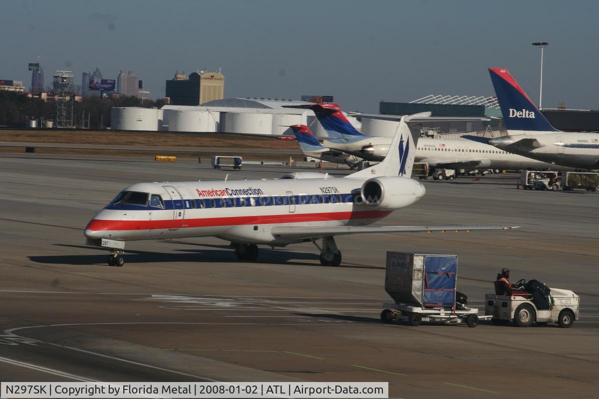 N297SK, 2001 Embraer ERJ-140LR (EMB-135KL) C/N 145522, American Connection