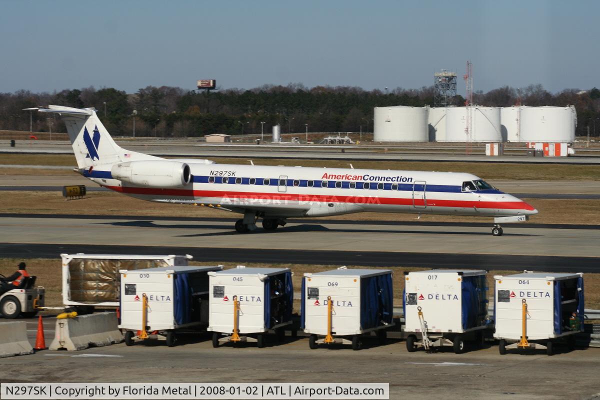 N297SK, 2001 Embraer ERJ-140LR (EMB-135KL) C/N 145522, American Connection