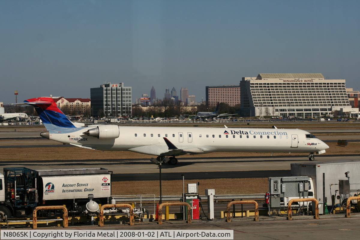 N806SK, 2006 Bombardier CRJ-900ER (CL-600-2D24) C/N 15070, Skywest