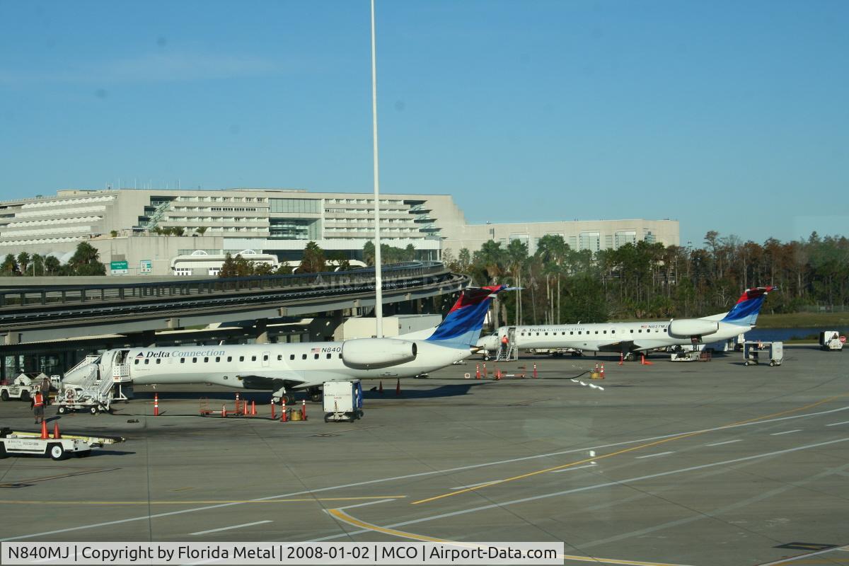 N840MJ, 2001 Embraer ERJ-145LR (EMB-145LR) C/N 145429, Delta Connection