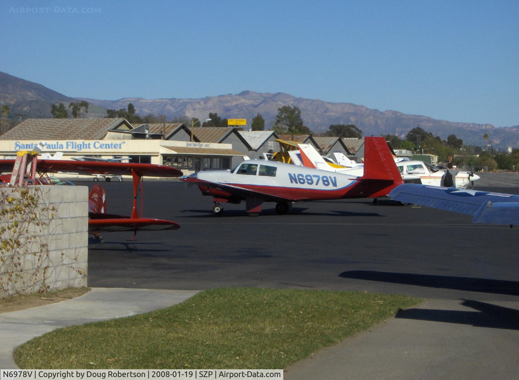 N6978V, 1976 Mooney M20C Ranger C/N 20-1193, 1976 Mooney M20C RANGER, Lycoming O&VO-360 180 Hp, taxi to refueling