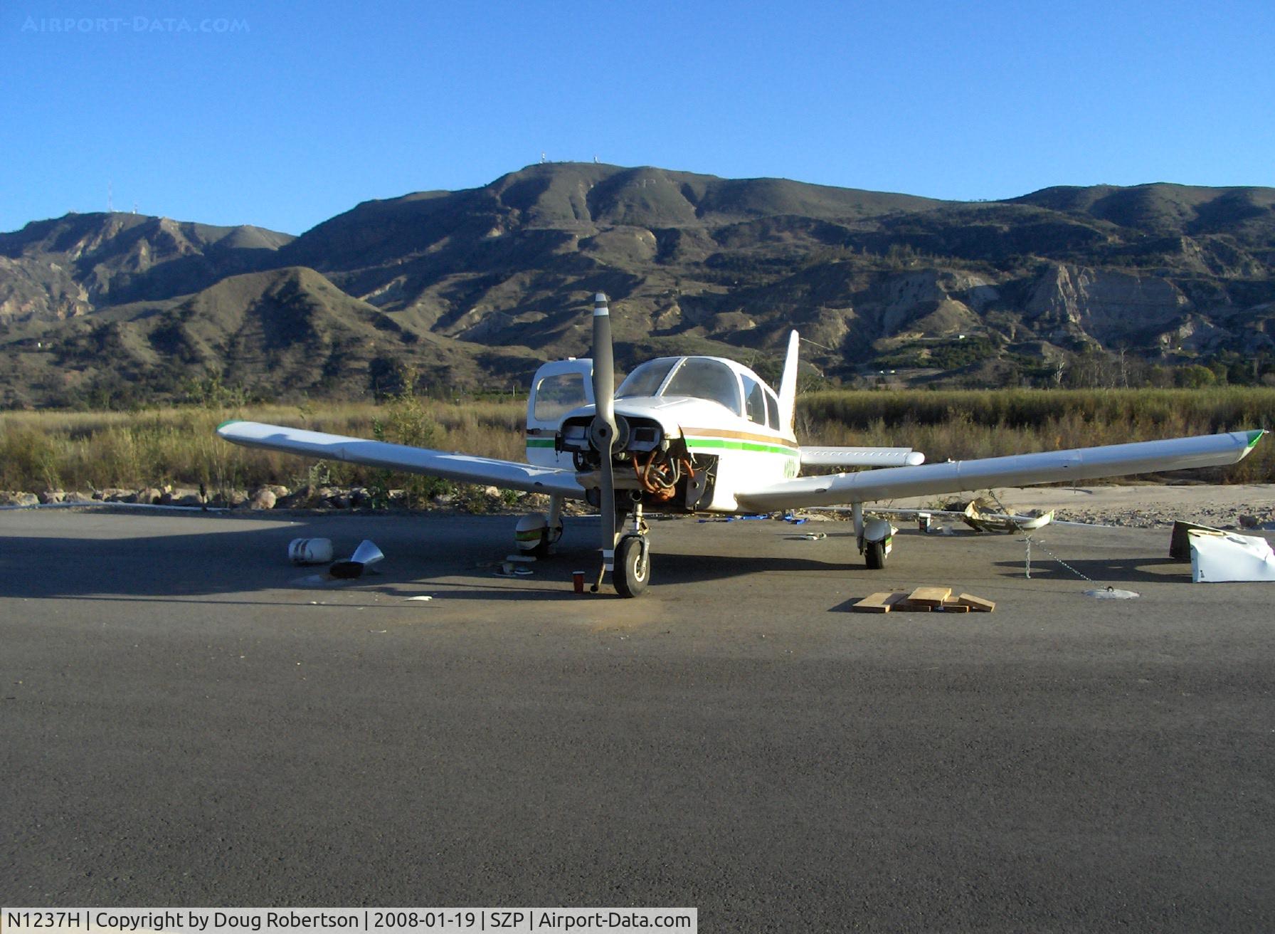 N1237H, Piper PA-28-140 Cruiser C/N 28-7725137, 1976 Piper PA-28-140 CRUISER, Lycoming O-320-E3D 150 Hp, field repair-new prop on