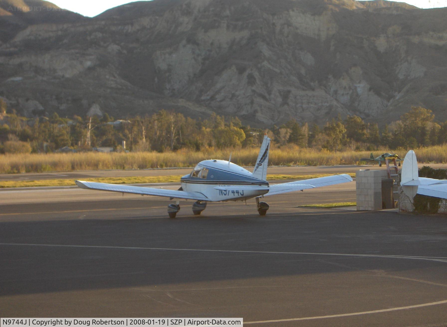 N9744J, 1967 Piper PA-28-180 C/N 28-3940, 1967 Piper PA-28-180 CHEROKEE, Lycoming O&VO-360 180 Hp, taxi to refuel