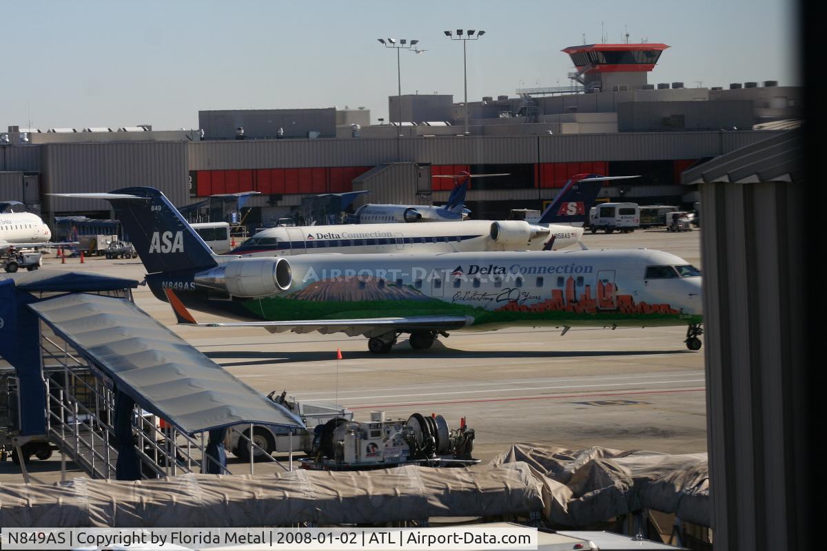 N849AS, 1999 Bombardier CRJ-200ER (CL-600-2B19) C/N 7347, Atlanta skyline jet