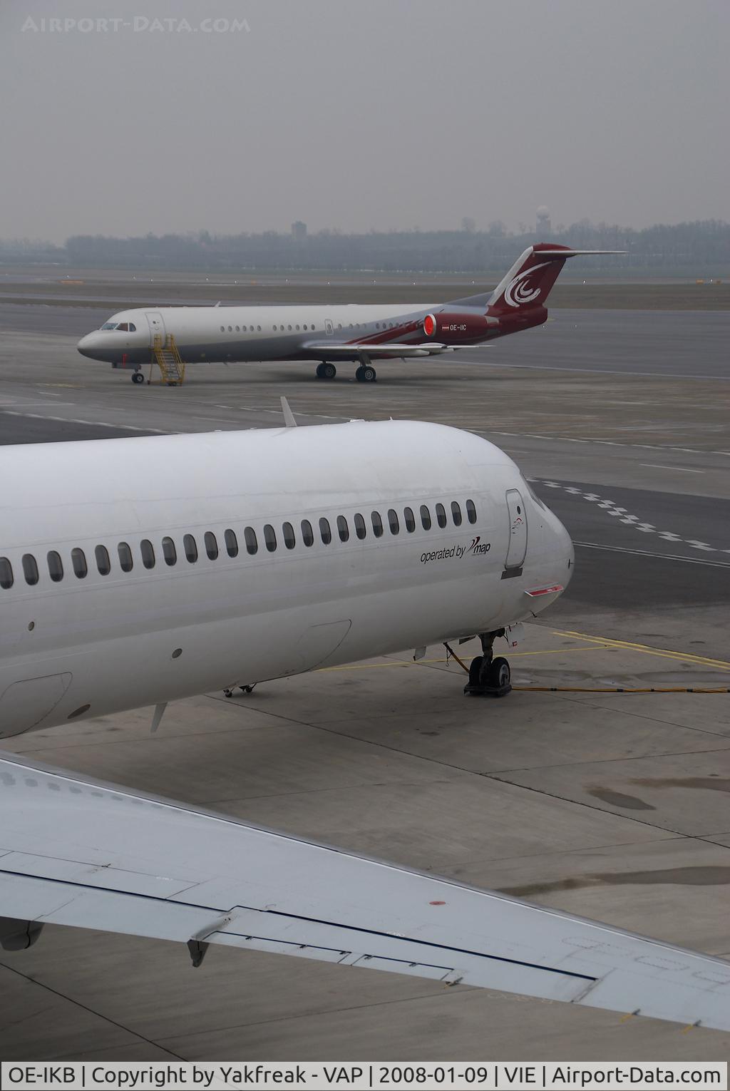 OE-IKB, 1986 McDonnell Douglas MD-83 (DC-9-83) C/N 49448, Mapjets MD80