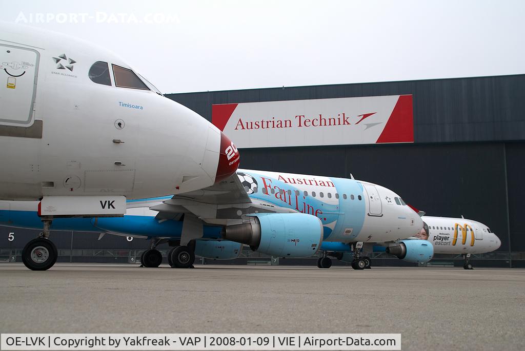 OE-LVK, 1992 Fokker 100 (F-28-0100) C/N 11397, Austrian Arrows Fokker 100 in Euro 2008 special colors