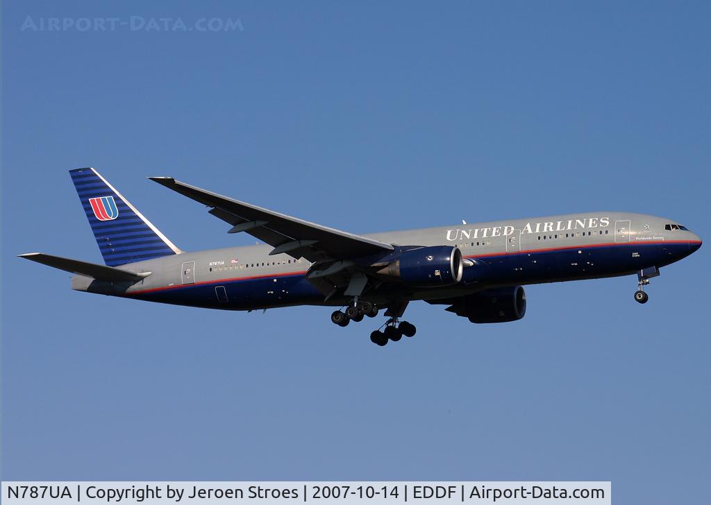 N787UA, 1997 Boeing 777-222 C/N 26939, .