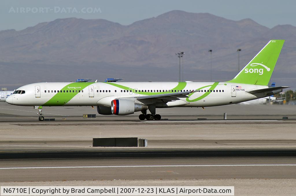 N6710E, 2000 Boeing 757-232 C/N 30482, Delta Airlines - not 'Song' anymore / 2000 Boeing 757-232