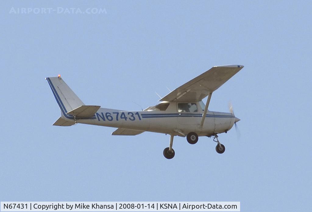 N67431, 1978 Cessna 152 C/N 15281831, Cessna 152 on short final
