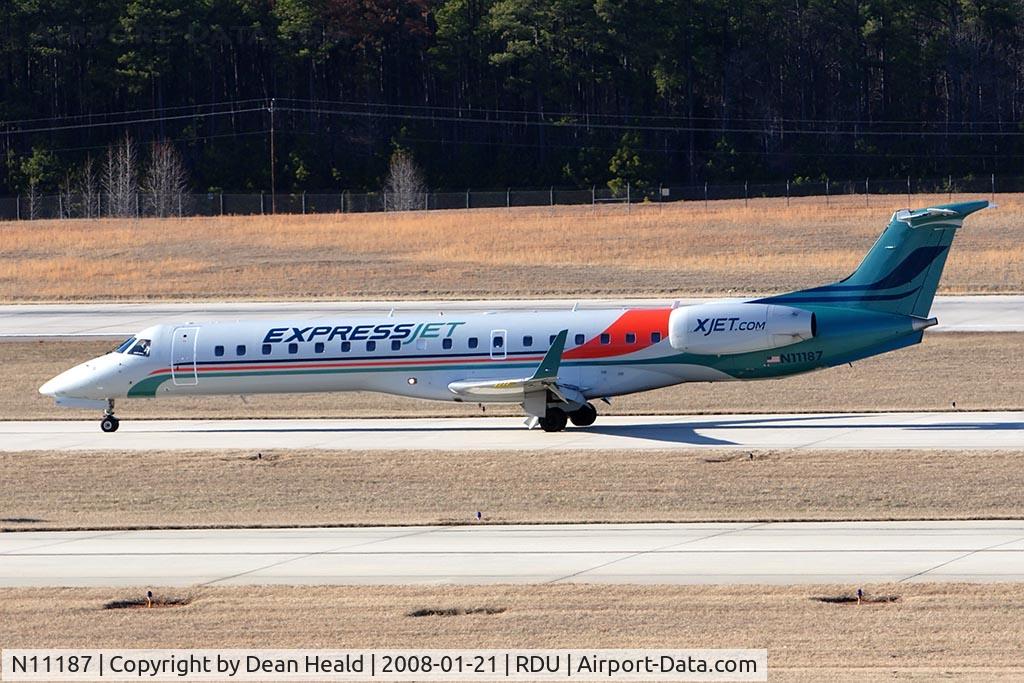 N11187, 2005 Embraer ERJ-145XR (EMB-145XR) C/N 14500927, ExpressJet N11187 (FLT BTA501) from San Antonio Int'l (KSAT) taxiing to Gate Terminal A after arrival on RWY 5L.