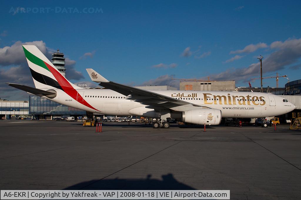 A6-EKR, 1999 Airbus A330-243 C/N 251, Emirates Airbus A330-200