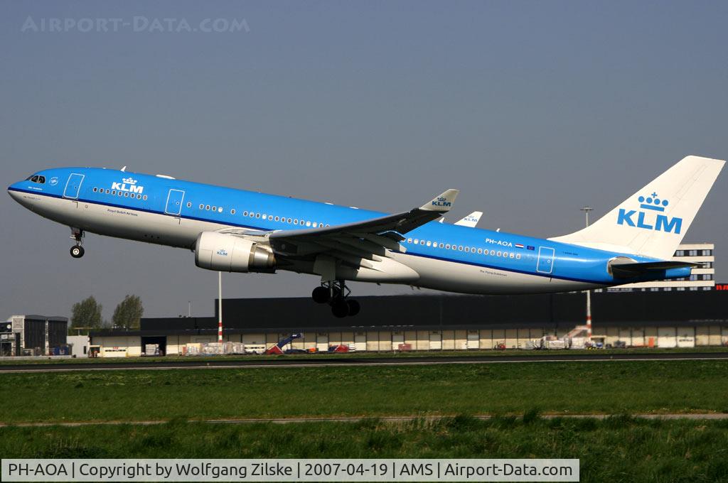 PH-AOA, 2005 Airbus A330-203 C/N 682, visitor