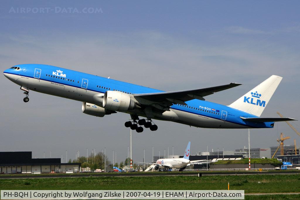 PH-BQH, 2004 Boeing 777-206/ER C/N 32705, visitor