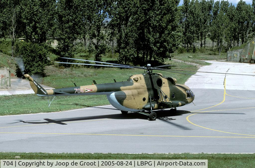 704, 1987 Mil Mi-17 Hip C/N 104M04, The Hungarians participated in Cooperative Key 2005 with a couple of Mi-17. They acted in the medevac role.